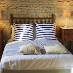 Bed & Breakfast Logis Saint Léonard 3*