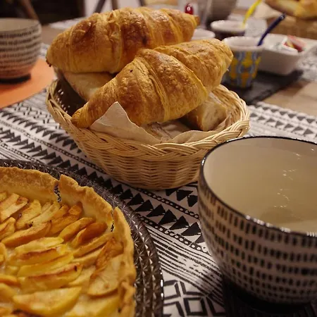 Logis Saint Leonard Bed & Breakfast *