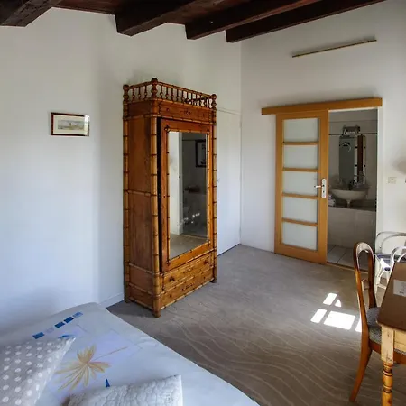 Alojamento de Acomodação e Pequeno-almoço Logis Saint Leonard