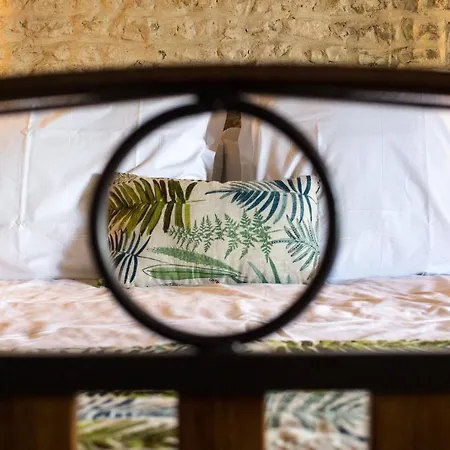 Alojamento de Acomodação e Pequeno-almoço Logis Saint Leonard 3*