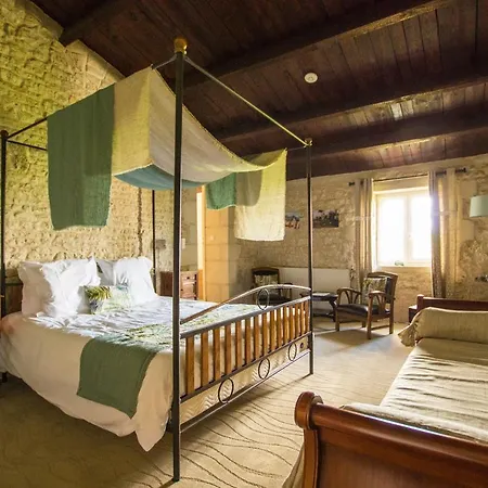 Alojamento de Acomodação e Pequeno-almoço Logis Saint Leonard