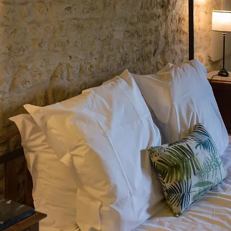 Logis Saint Leonard Alojamento de Acomodação e Pequeno-almoço 3*