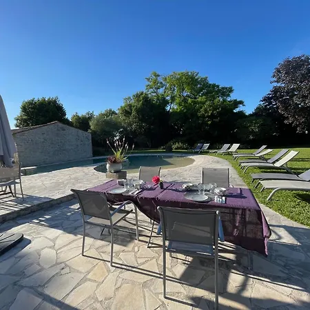 Logis Saint Leonard Bed & Breakfast