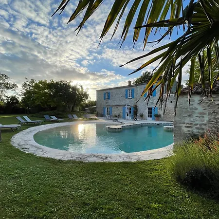 Logis Saint Leonard Bed & Breakfast