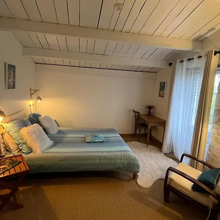 Alojamento de Acomodação e Pequeno-almoço Logis Saint Leonard 3*