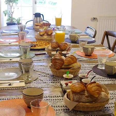 Alojamento de Acomodação e Pequeno-almoço Logis Saint Leonard 3*