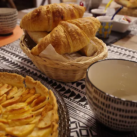 Alojamento de Acomodação e Pequeno-almoço Logis Saint Leonard 3*