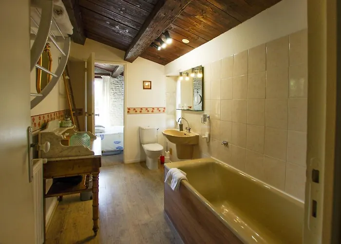 Logis Saint Leonard 3*