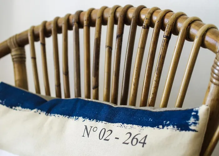 Nocleg ze śniadaniem Logis Saint Leonard Dompierre-sur-Mer