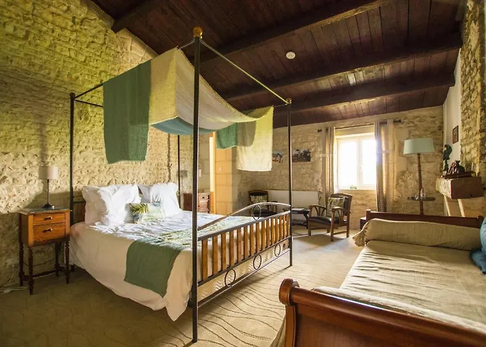 Nocleg ze śniadaniem Logis Saint Leonard