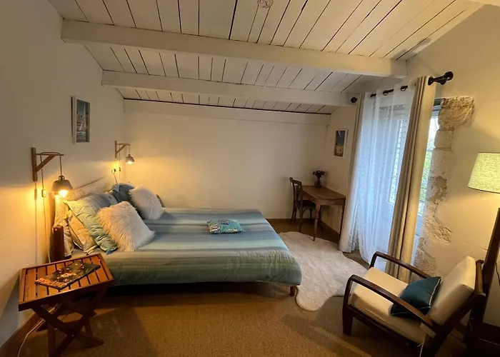 Nocleg ze śniadaniem Logis Saint Leonard 3*