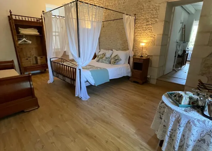 Logis Saint Leonard Nocleg ze śniadaniem 3*