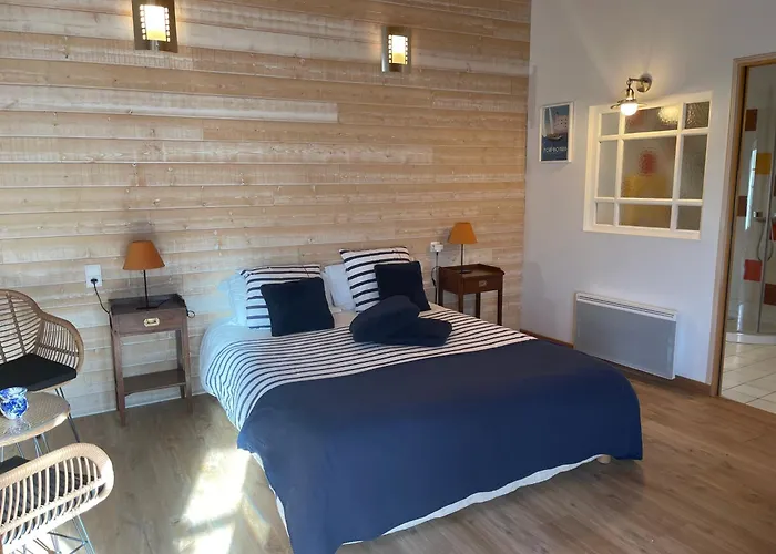 Nocleg ze śniadaniem Logis Saint Leonard Dompierre-sur-Mer