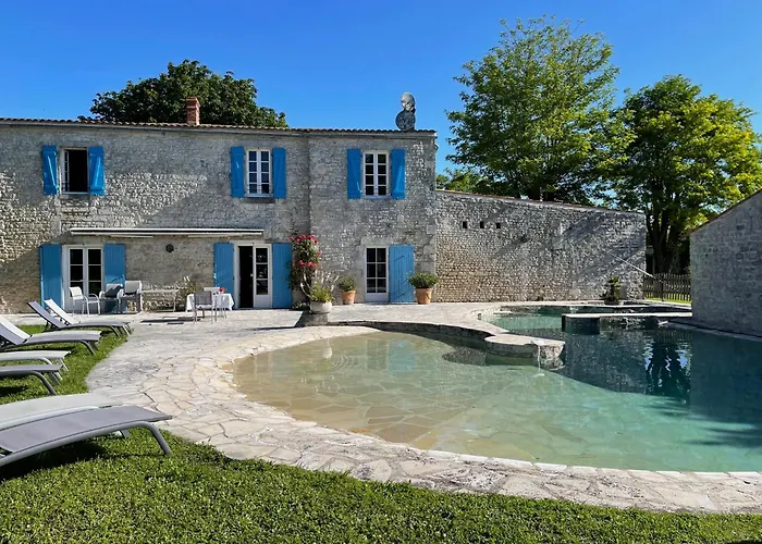 Logis Saint Leonard 3*